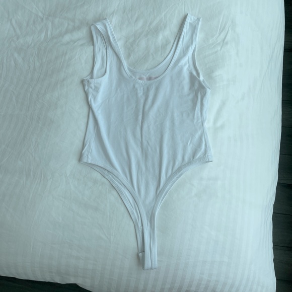 Guess bodysuit - Picture 2 of 2